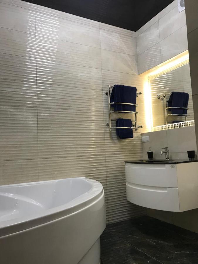 New Luxury Apartment In The Center On Konstitution Square Charkov Buitenkant foto